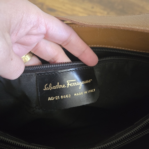 Salvatore Ferragamo Tan Leather Shoulder Bag - Picture 5 of 8